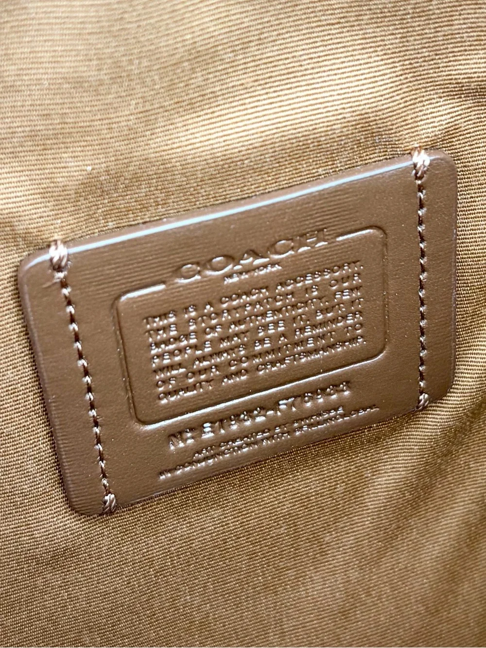 Coach Large Wristlet 30 With Vandal Gummy